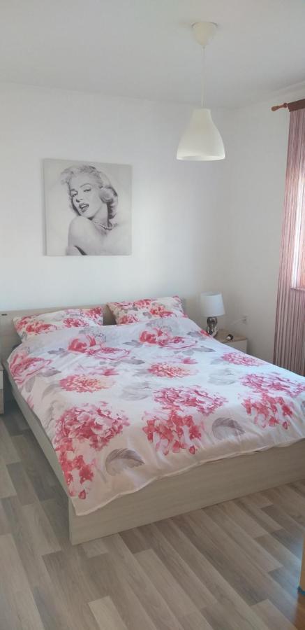 Apartman Zvoncica Vrsi Luaran gambar